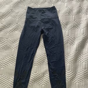 Beyond Yoga Navy Blue leggings size small